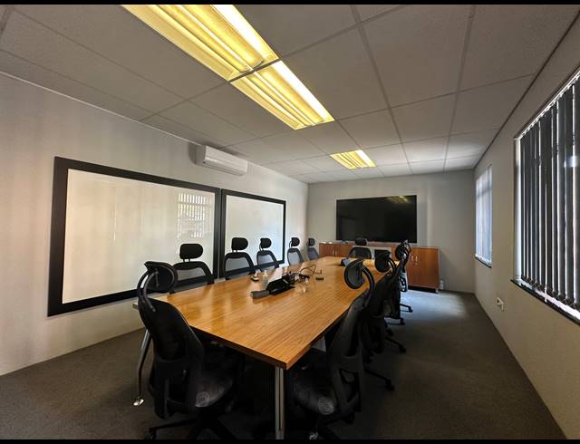 219M² OFFICE FOR SALE IN SANDOWN
